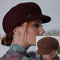 Модная женская кепка из фетра с ремешком