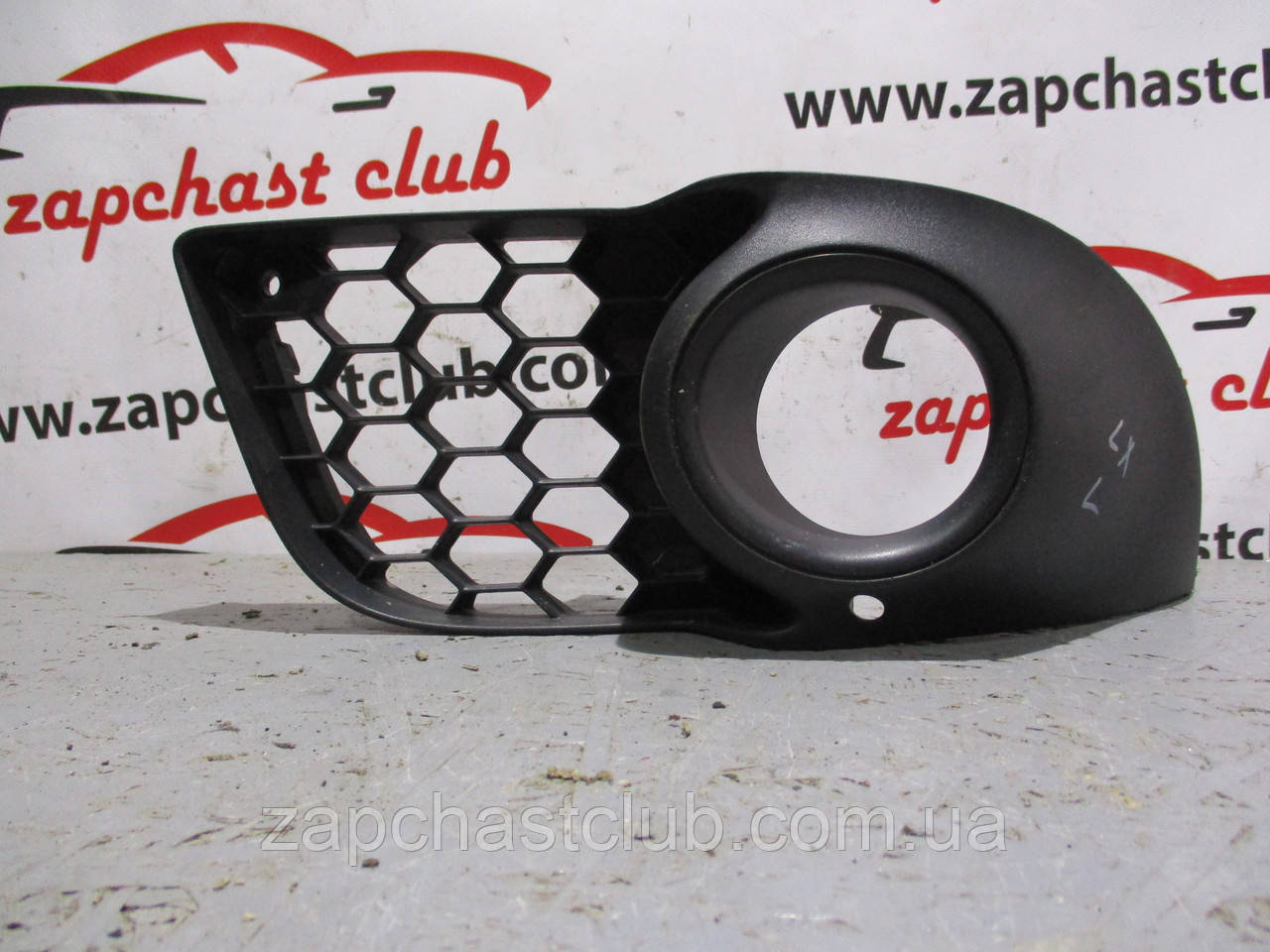 Заглушка (решітка) протитуманних фар ліва, переднього бампера 8321A123 992592 Lancer X Mitsubishi, фото 1