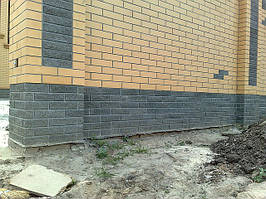 Як побудувати паркан з цегли в який час