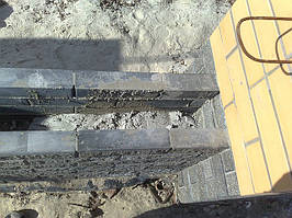 Як побудувати паркан з цегли де брати матеріал