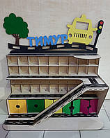 Гараж для машинок. Дерев'яне паркування для машинок. Паркінг.