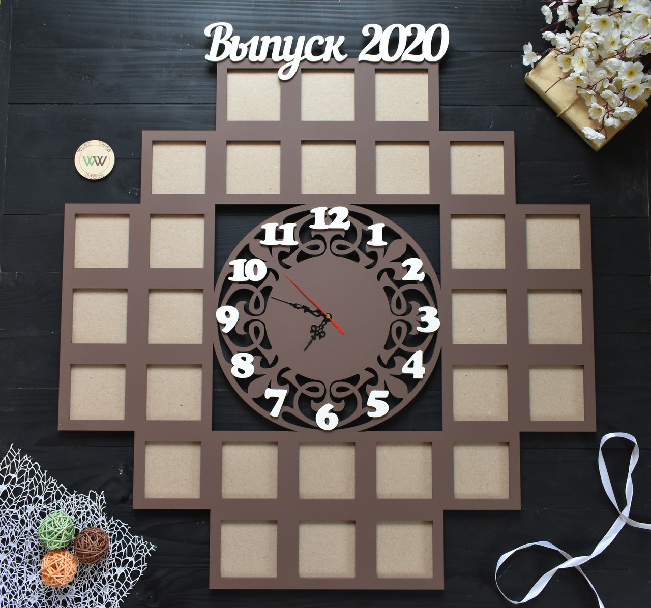 Фоторамка з дерева на 28 фото в школу з годинником "Випуск 2020"