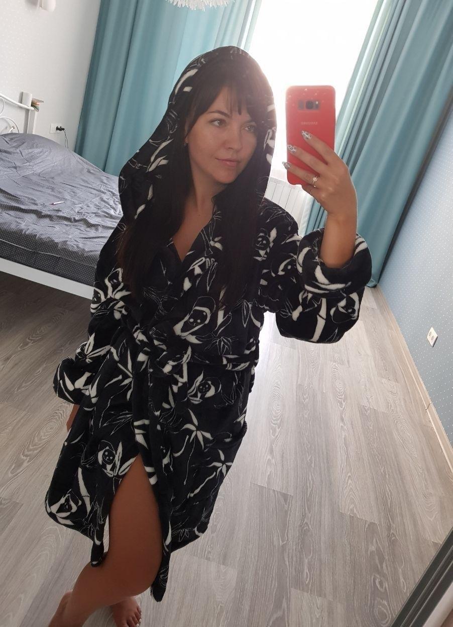 Гарний жіночий чорний махровий халат із капюшоном, фото 1