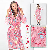 Дитячий махровий халатик для дівинки на запах з капюшоном поні червоний в сердечки