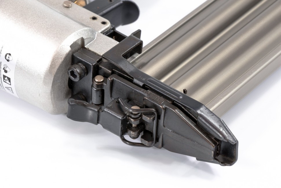 Степлер для цвяхів нейлер пневматичний від 20 до 50 мм \\ MATRIX 574109