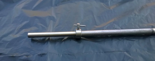 grif-trenirovochnyj-v-komplekte-s-zamkami-18-m-pryamoj-dlya-shtangi-foto-3