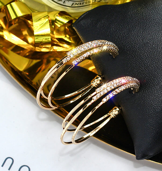 Сережки півкільця з камінням "Богемський Секрет", 1 пара, застібка гвоздик, золотисті (KG-9113)