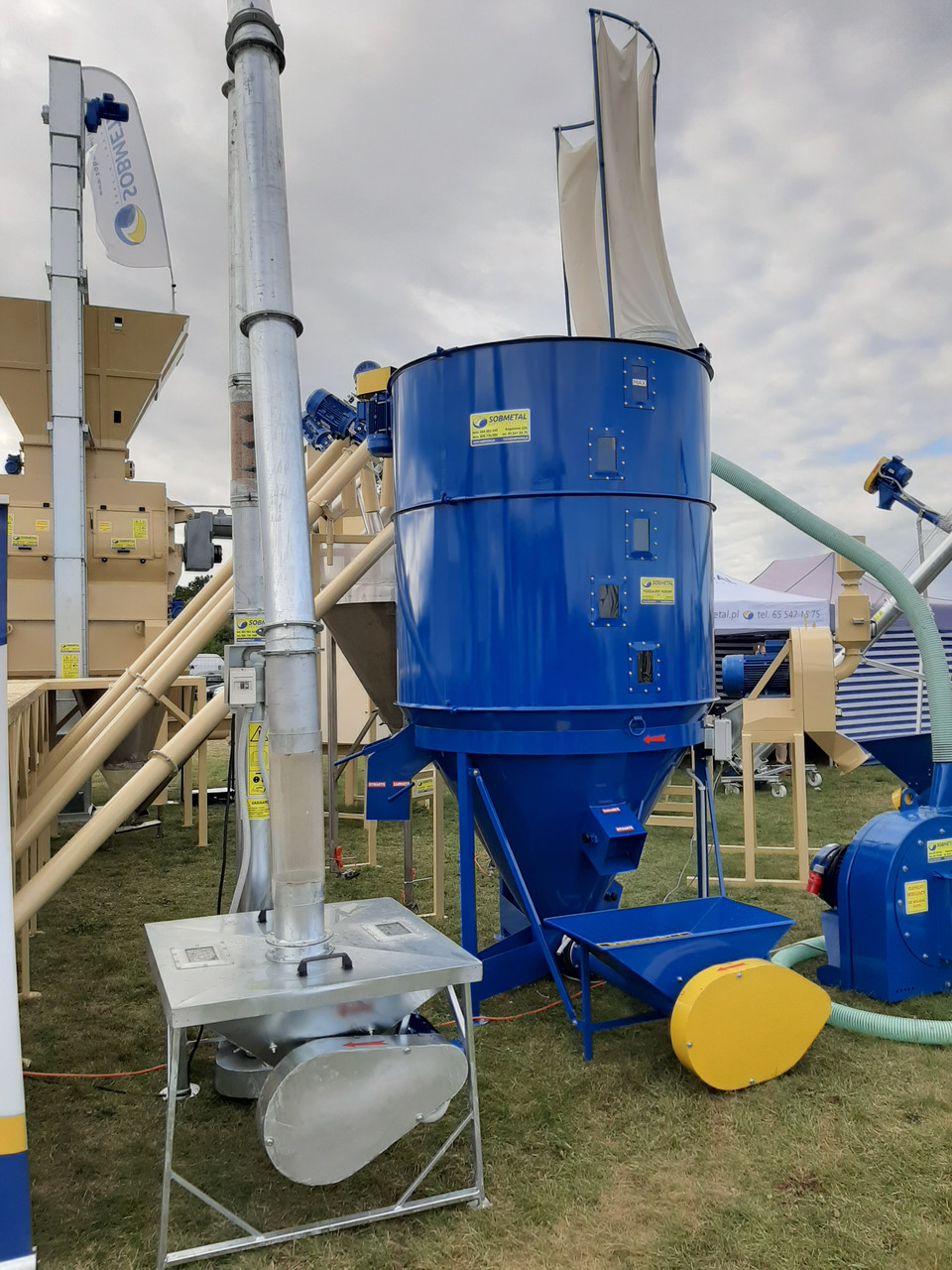 Вертикальний змішувач для сухих кормів 2500 (ПОЛЬЩА)