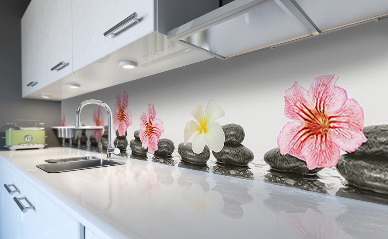 Вініловий кухонний фартух Квіти на сірих каменях (наклейка для кухні ПВХ плівка скіналі) Текстура Білий