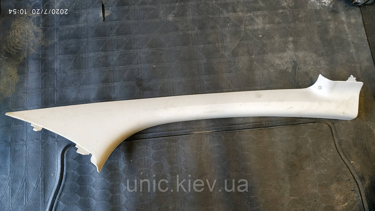 Накладка стійки лобового скла права Рено Модус б/в