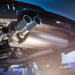 Ремонт глушника в легковому автомобілі