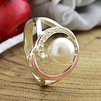Кольцо серебряное женское с золотом Синди вставка белые фианиты искусственный жемчуг размер 19