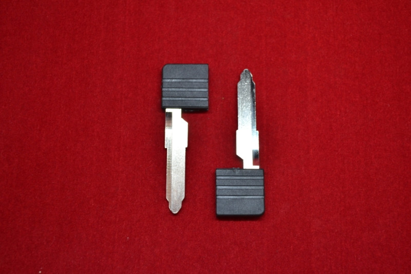 Mazda 3, 6, cx7, cx9 аварійний ключ для smart картки