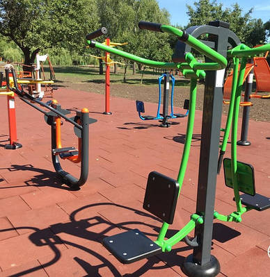 Вуличні тренажери