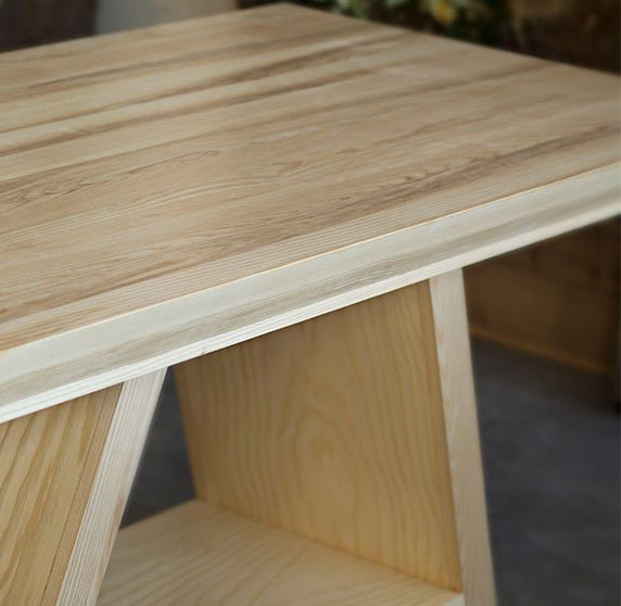 Эксклюзивный стол из плиты МДФ шпонированой Ясенем в сучках