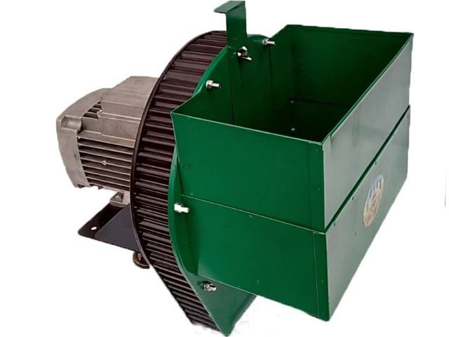 Кормоподрібнювач для зерна і кукурудзи Фермер 4