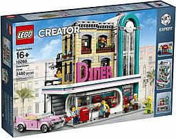 Конструктор LEGO Creator 10260 Ресторанчик у центрі міста (10260)