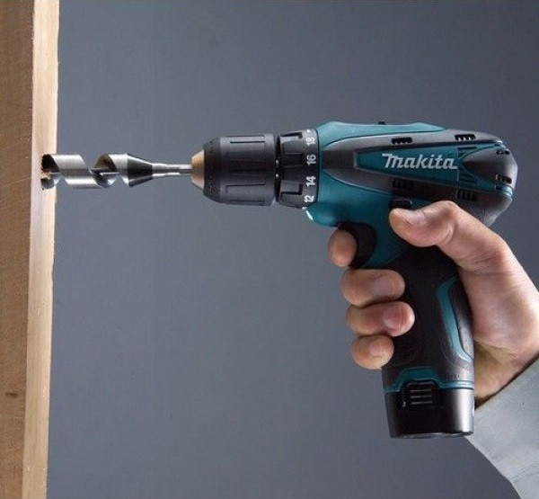 Акумуляторний шуруповерт Makita DF330DWE 12V 2A/h Li-Ion Макіта з набором інструментів (45+ од)