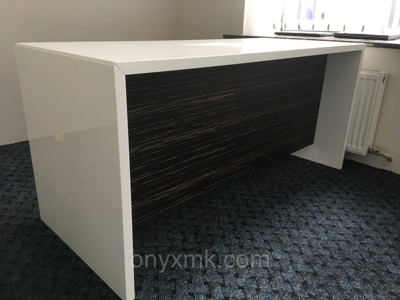 Стіл письмовий