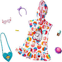 Одежда для кукол Барби Barbie Storytelling Fashion Pack Inspired by Minions Hoodie Dress & 6 Accessories GJG38