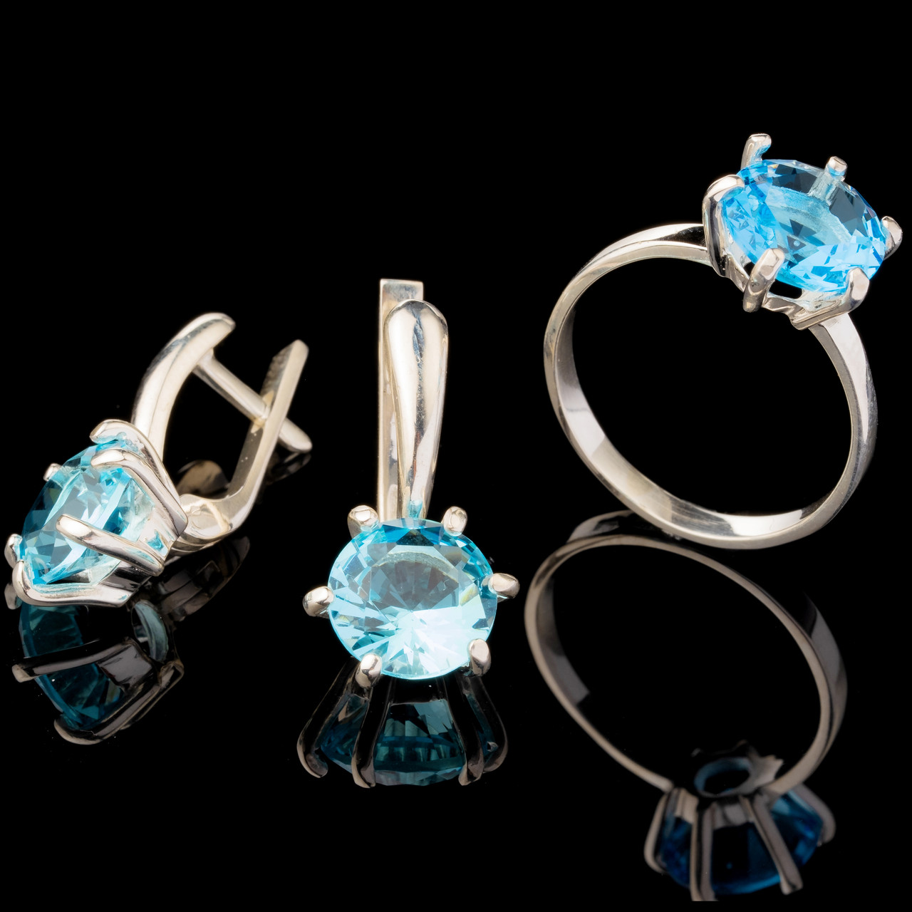 Серебряный набор 925 пробы с фианитами арт. 585г