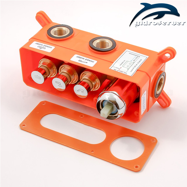 Вбудовується в стіну змішувач для душової системи SSD-09 латунний з сучасним дизайном.