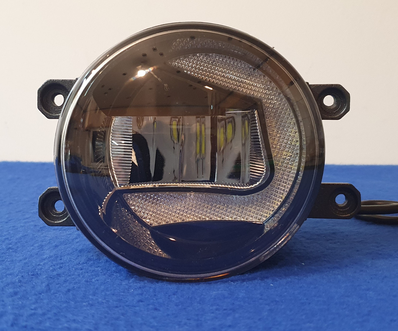LED протитуманні фари з ДХО на Toyota.