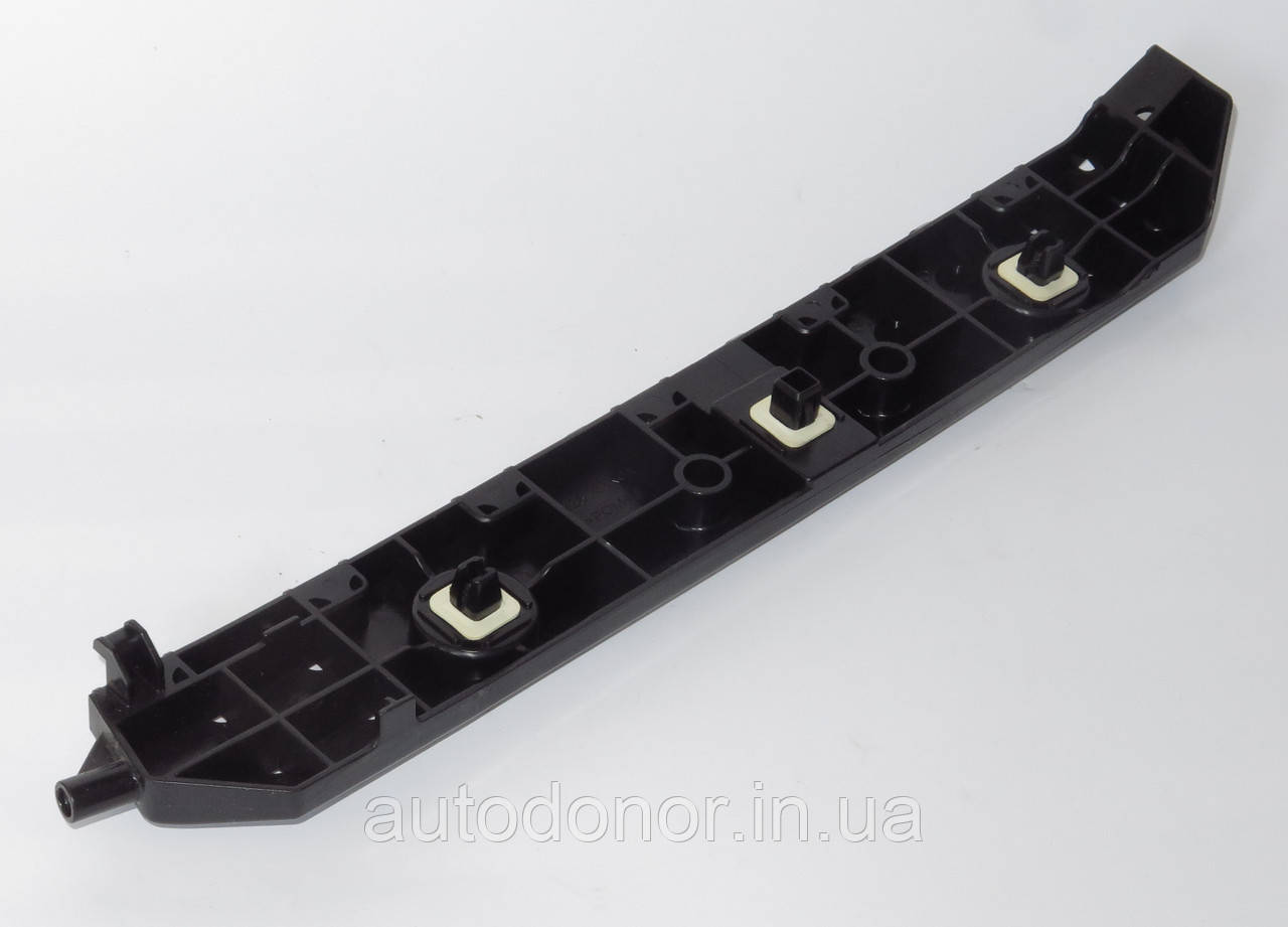 Крепление заднего бампера правое Nissan Leaf ZE1 (18-) 85226-5SK0A