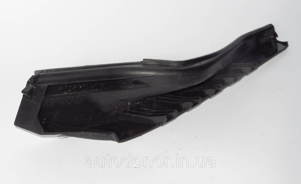 Накладка переднего правого крыла верхняя (водослив) Nissan