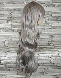 Перука сіра попеляста довга хвиляста з довгим чубчиком жіноча для жінок 80см зі штучного волосся, фото 3