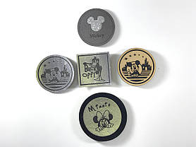 Нашивка Міккі / Mickey Kiss стрази 35х30 мм колір сірий, фото 3