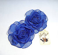 Заколка-уточка с цветком из ткани ручной работы "Васильковая чайная роза"