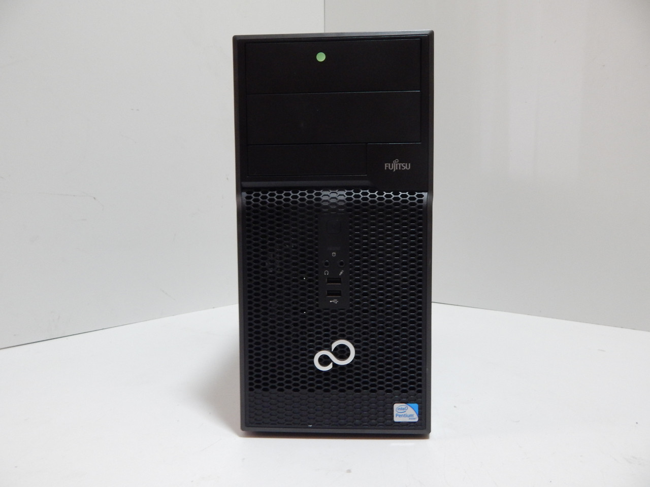 Чудовий ігровий комп'ютер б/у з Німеччини Fujitsu P510 E85 + i7-2600 (3,4 GHz) / 4 ГБ socket 1155 USB3.0