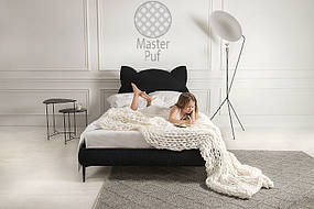 Дитяче ліжко з вухами