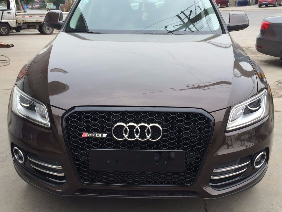 Решітка радіатора Audi Q5 (12-17) стиль RSQ5 (чорний глянець)