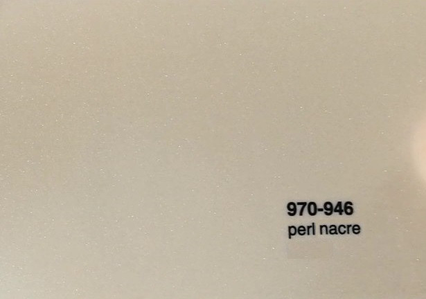 Перламутровая белая пленка Oracal 970, Nacre 946 - фото 3 - id-p448112146