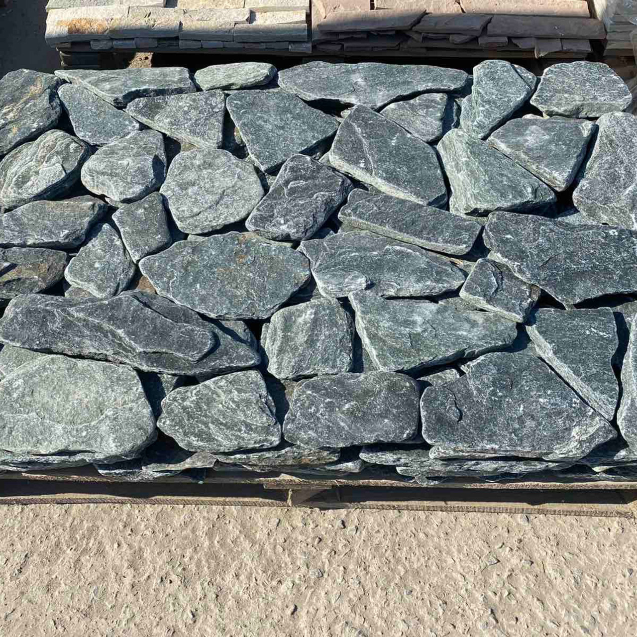 Болгарський сланець «Смарагд» катаний / камінь для облицювання
