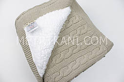 Плед в'язаний з овчиною бежевого кольору, косичка 100% бавовна 75/90 см No56-59