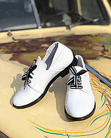 Туфли женские из натуральной кожи на маленьком каблуке молодежные красивые нарядные белые 40 разм MKraFVT 1220