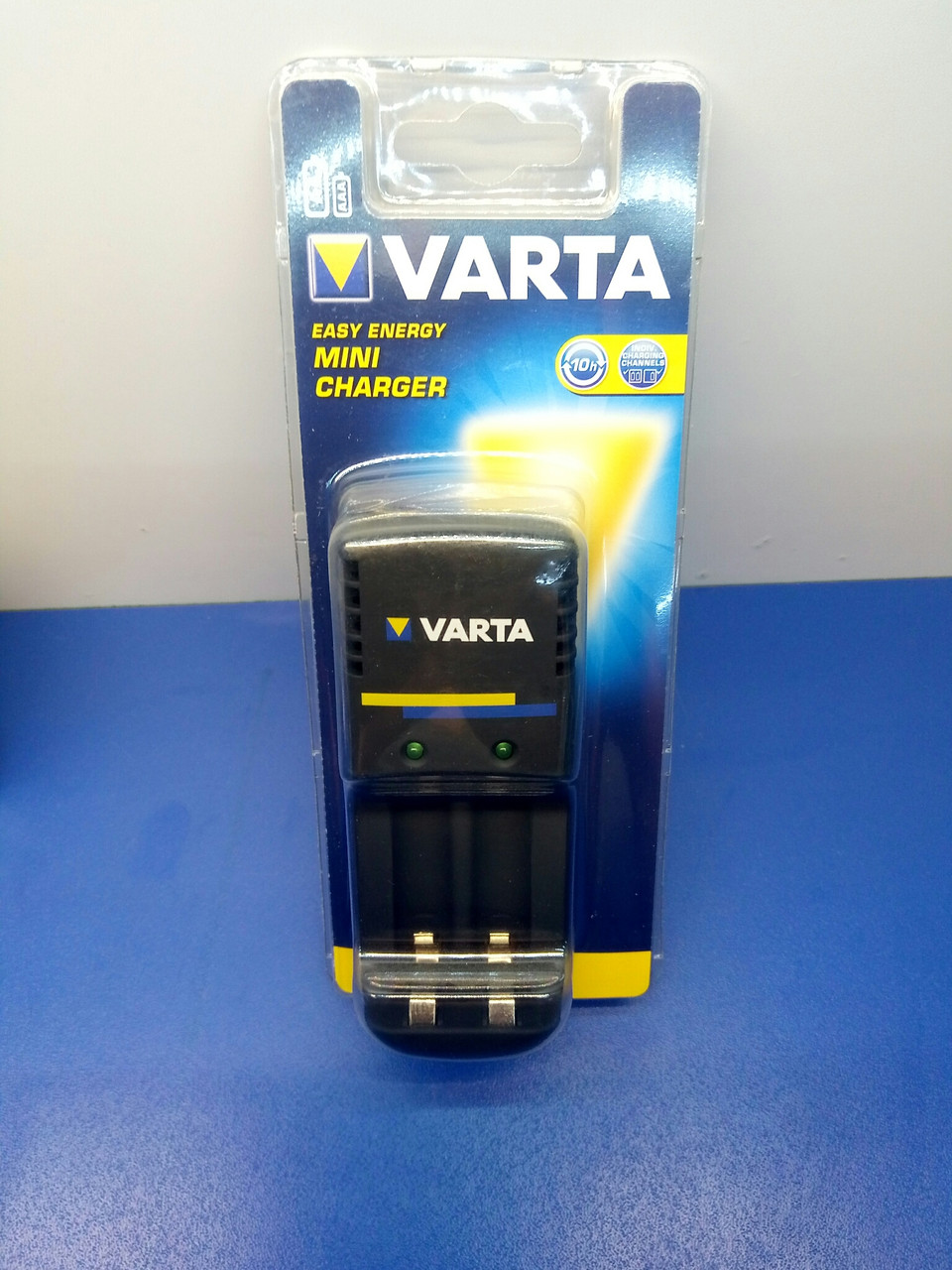Зарядний пристрій Varta 57666 101401