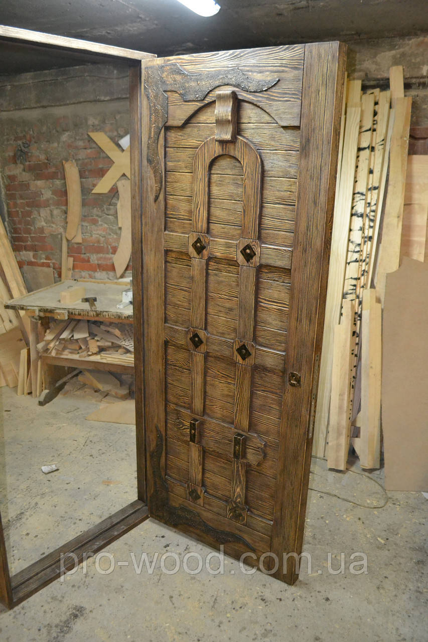 Двери межкомнатные под старину с кованными деталями (в карусели цветовые решения) - фото 6 - id-p1118084900