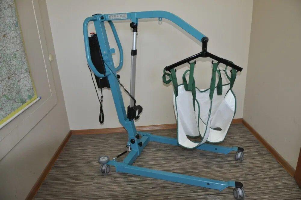 Електричний підіймач для пересадки та купання Hoyer б/у, фото 1