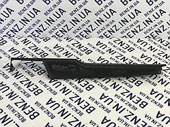 Накладка полиці багажнику зліва Mercedes S212 A2128490503