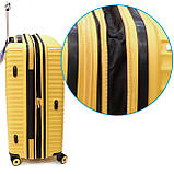 Велика, пластикова валіза на 4-х колесах 118 л Snowball жовта, фото 5