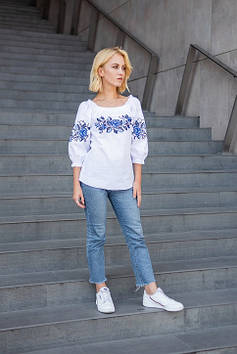 Вишиванка жіноча "Блакитна луна"