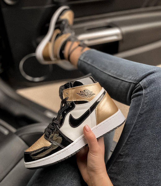 Black and gold cheap low top 1s