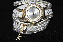 Чудовий жіночий годинник намотування довгий білий ремінець із камінням