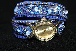 Витончений жіночий годинник намотування довгий синій ремінець із камінням і стразами