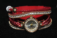 Бесподобные женские часы на красном ремешке с камнями и бусинами
