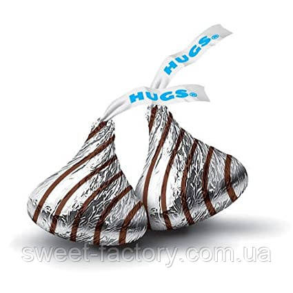 Kisses Hugs Milk Chocolate White Chocolate 50 g
